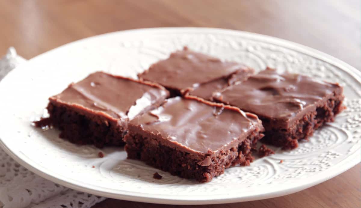 Fudge Brownies - Living on Cookies