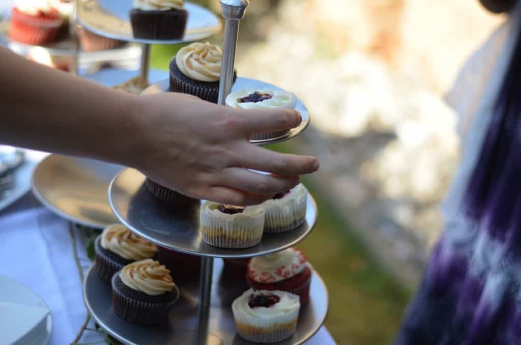 Wedding Cupcakes - Living on Cookies