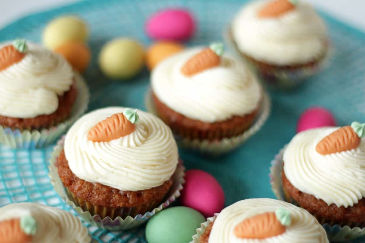 Carrot Cake Cupcakes with Cream Cheese Frosting ~ Living on Cookies
