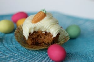Carrot Cake Cupcakes with Cream Cheese Frosting ~ Living on Cookies
