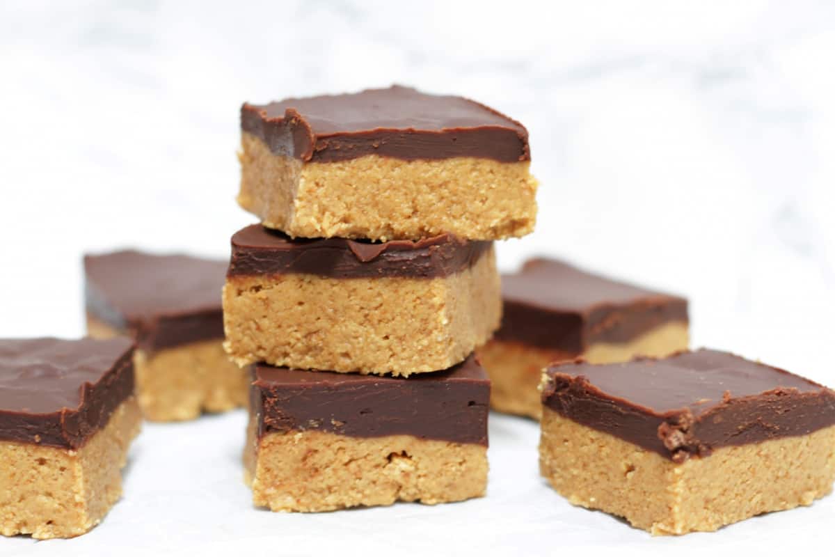 Peanut Butter Bars ~ Living on Cookies