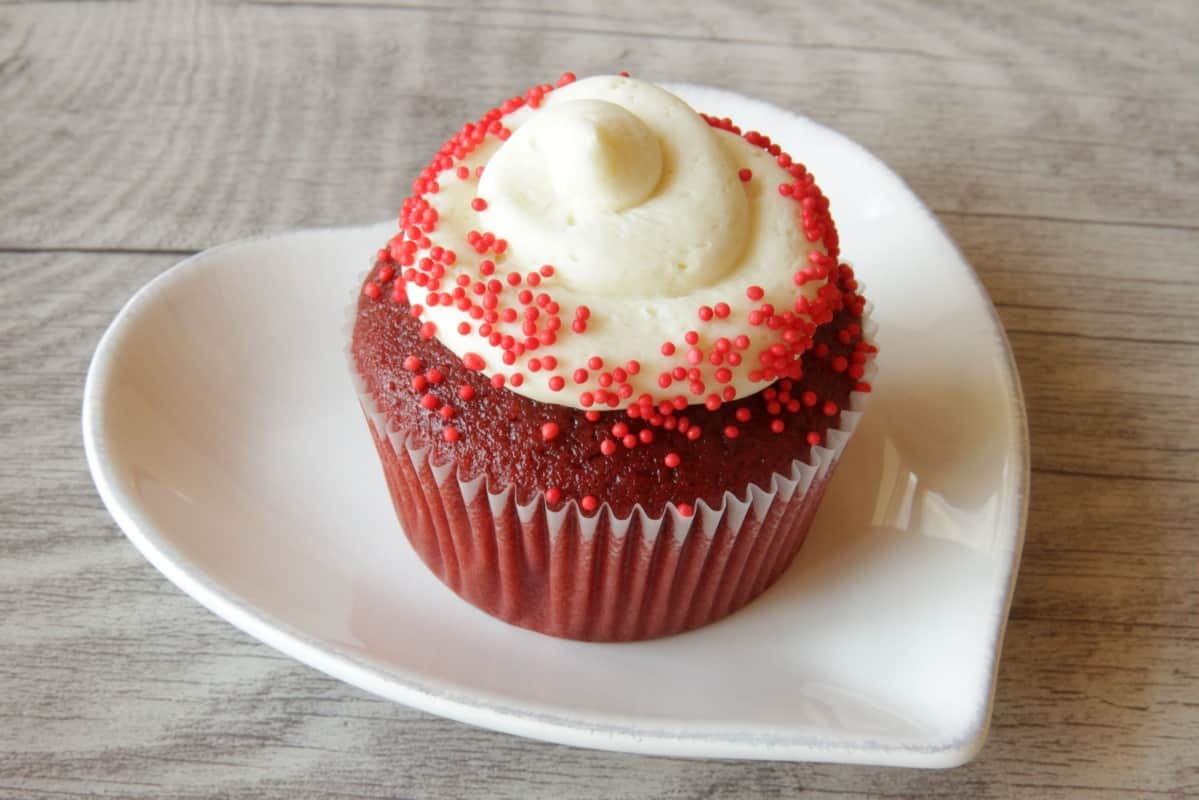 Red Velvet Cupcake ~ Living on Cookies