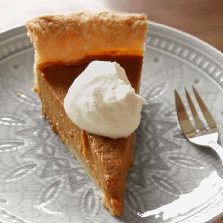 Pumpkin Pie (amerikanischer Kürbiskuchen) mit Chai-Gewürzen - Living on ...