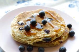 Heidelbeer-Buttermilch Pancakes
