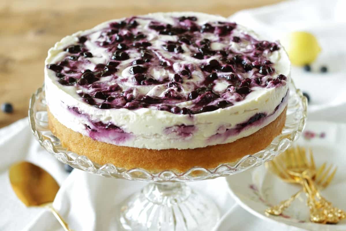 Blueberry Topfen Torte Living On Cookies