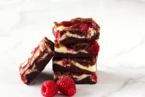 Himbeer-Cheesecake Brownies