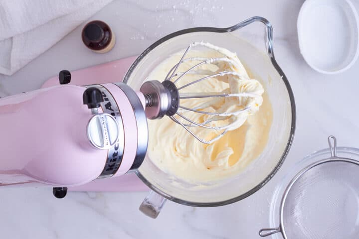 Anleitung für Cream Cheese Frosting mit europäischem Frischkäse ...