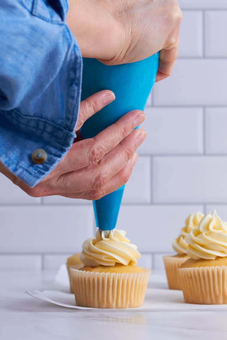 Anleitung für Cream Cheese Frosting mit europäischem Frischkäse ...